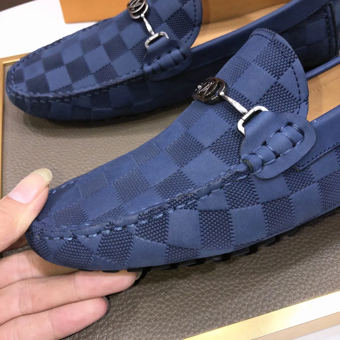 Men's men's shoes 💰420💰 [LV Doudou shoes] (water-dyed cowhide lining) new model is on the market, available on the official website. The new Doudou shoes are processed into single-color materials, and the uppers are made of imported cowhide material. The body of the shoe is fully hemmed with mark thread, and is lined with imported original cowhide leather. The elegant shoe shape is super suitable for all-matching, and the size is 38-44.